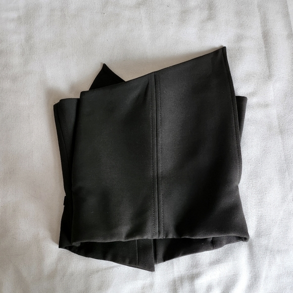 NWT Zara Black Asymmetrical strapless top with menswear inspired button back - Picture 2 of 9